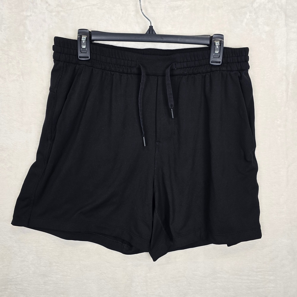 Lululemon Size Large Black Mens Yoga Athletic Shorts 5" Inseam drawstring